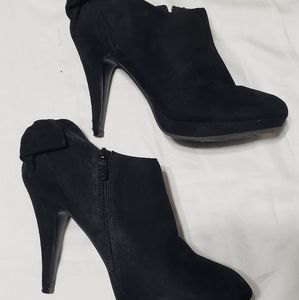 Black bootie heel